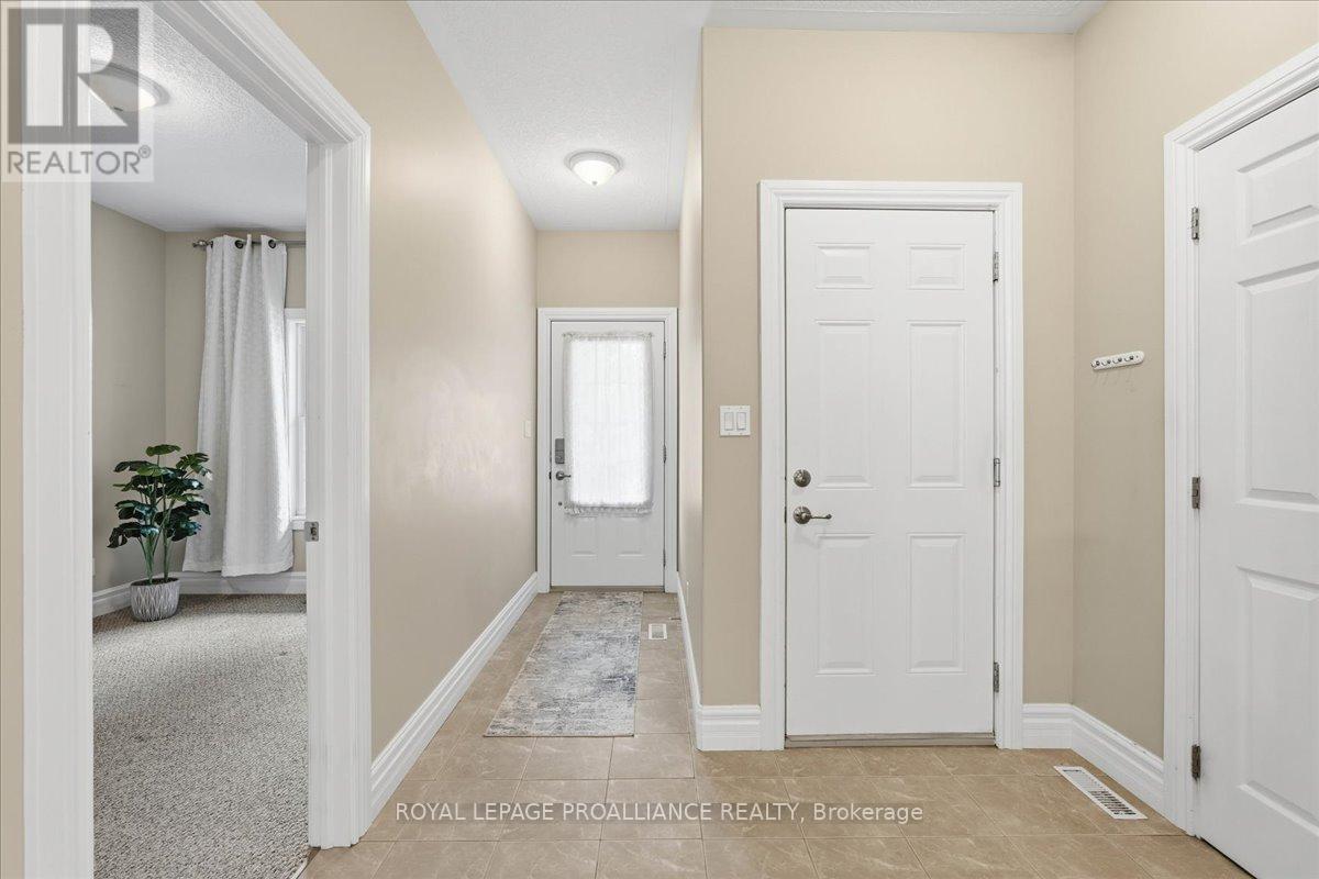 18 - 1 Rosemary Court, Prince Edward County, Ontario K0K 2T0 - Photo 3 - X13136784