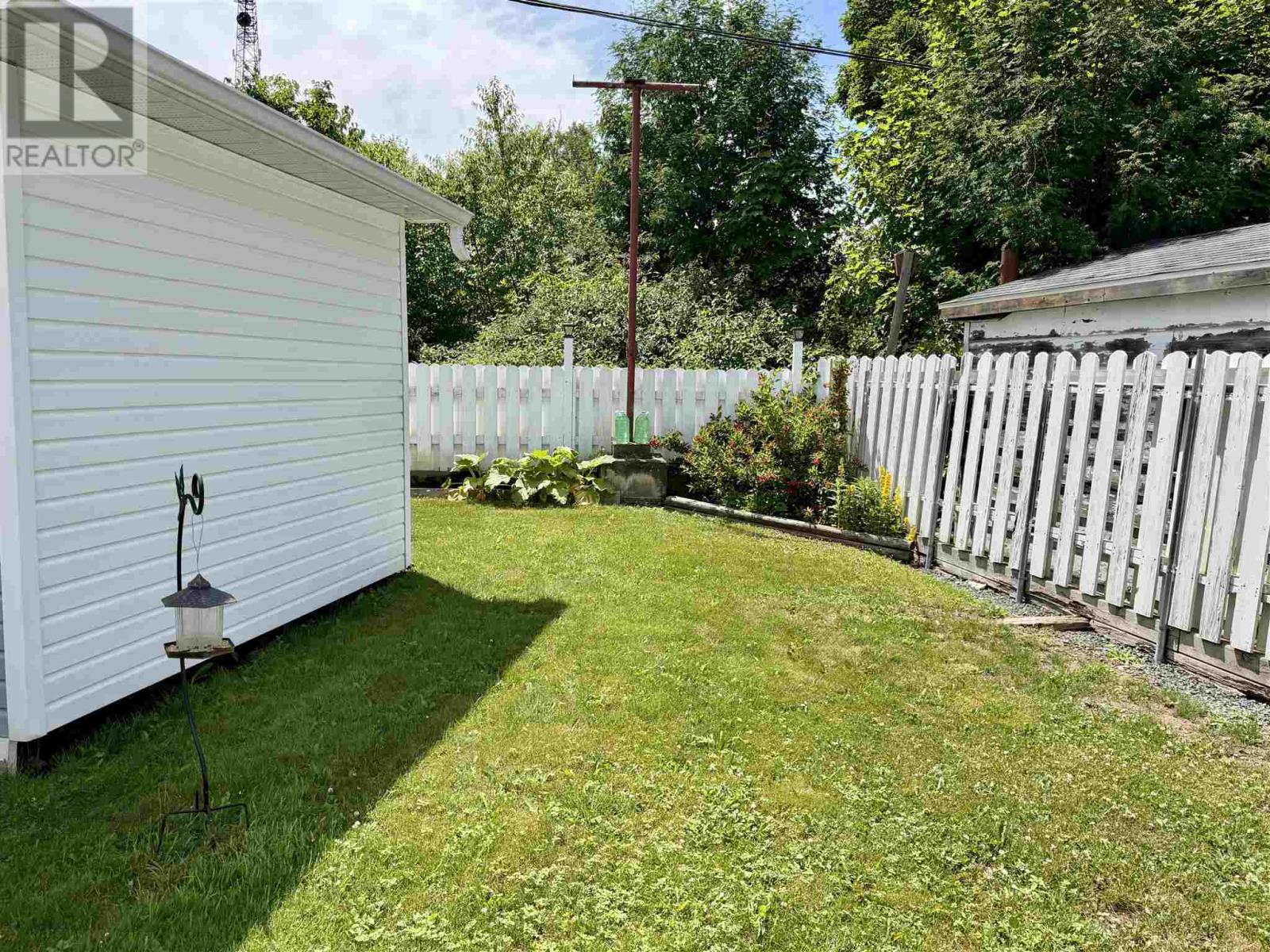 69 Hutchison Ave, Elliot Lake, Ontario  P5A 1W7 - Photo 34 - SM261799