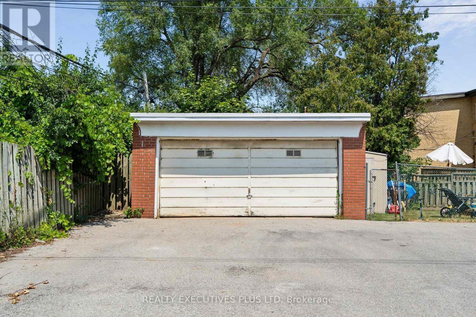 74 Calstock Drive, Toronto, Ontario  M9V 1H2 - Photo 32 - W13628480