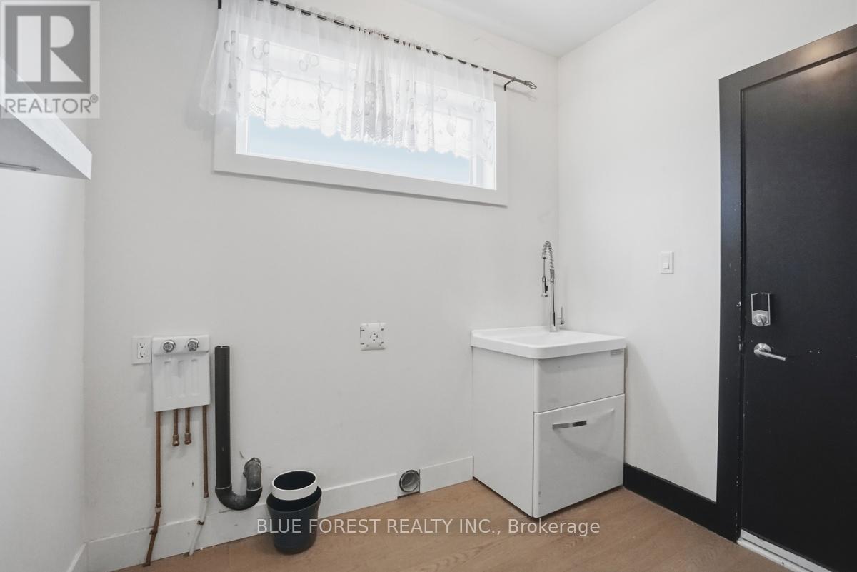 40 Locky Lane, Middlesex Centre, Ontario  N0L 1R0 - Photo 12 - X13643424