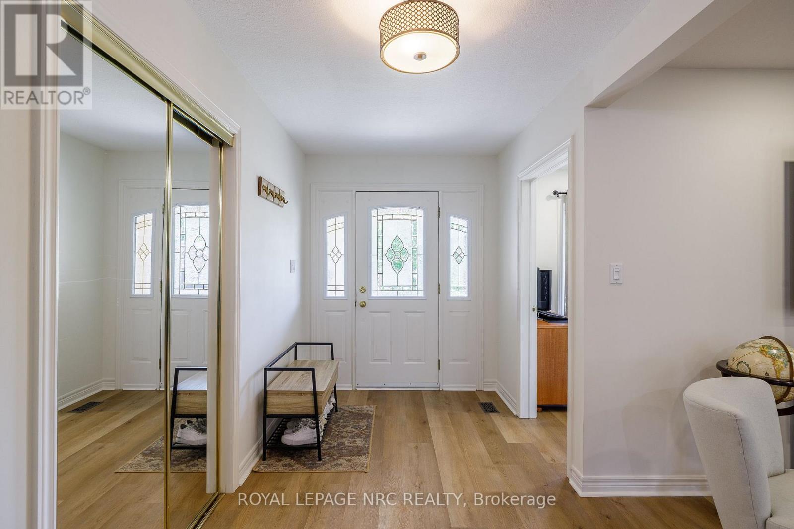 7621 Cameron Court, Niagara Falls, Ontario  L2H 3G9 - Photo 4 - X13643440