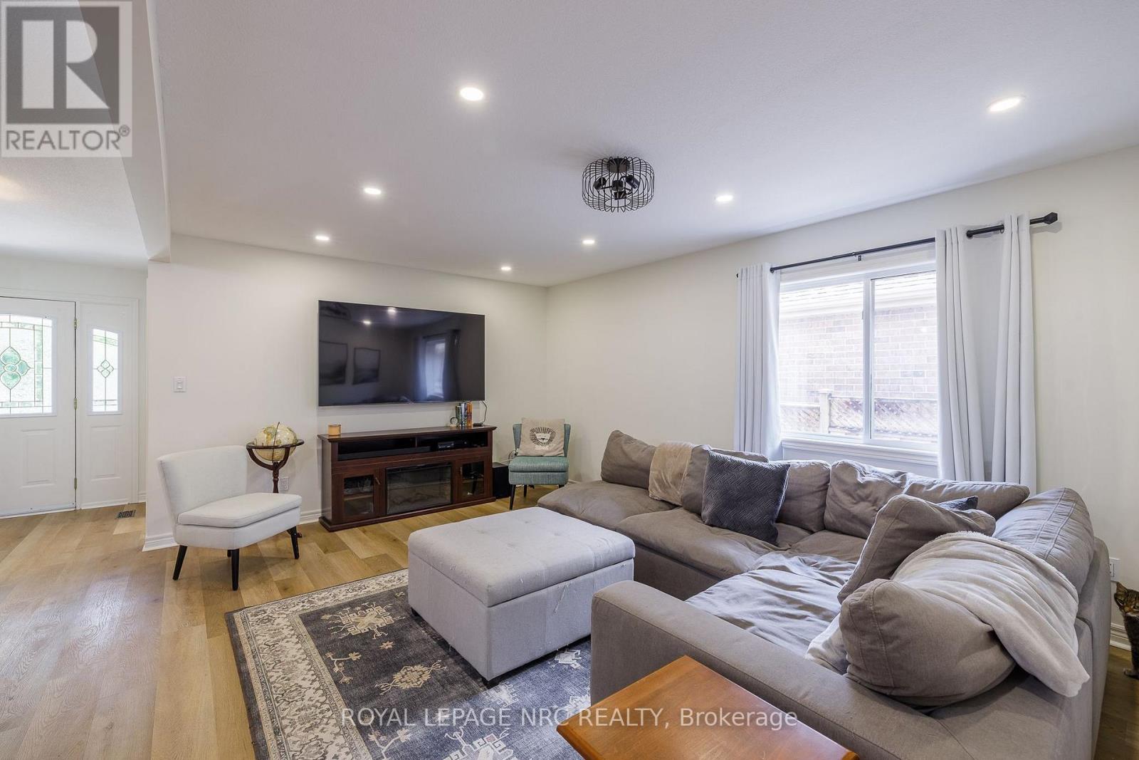 7621 Cameron Court, Niagara Falls, Ontario  L2H 3G9 - Photo 8 - X13643440