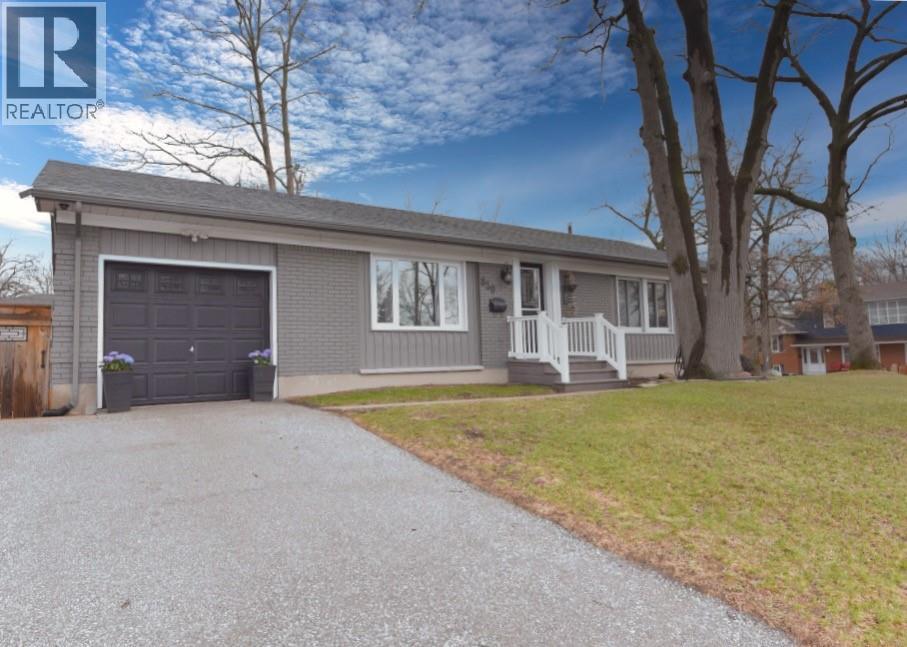 830 Champlain ROAD Sarnia Ontario Canada N7V2E8 2