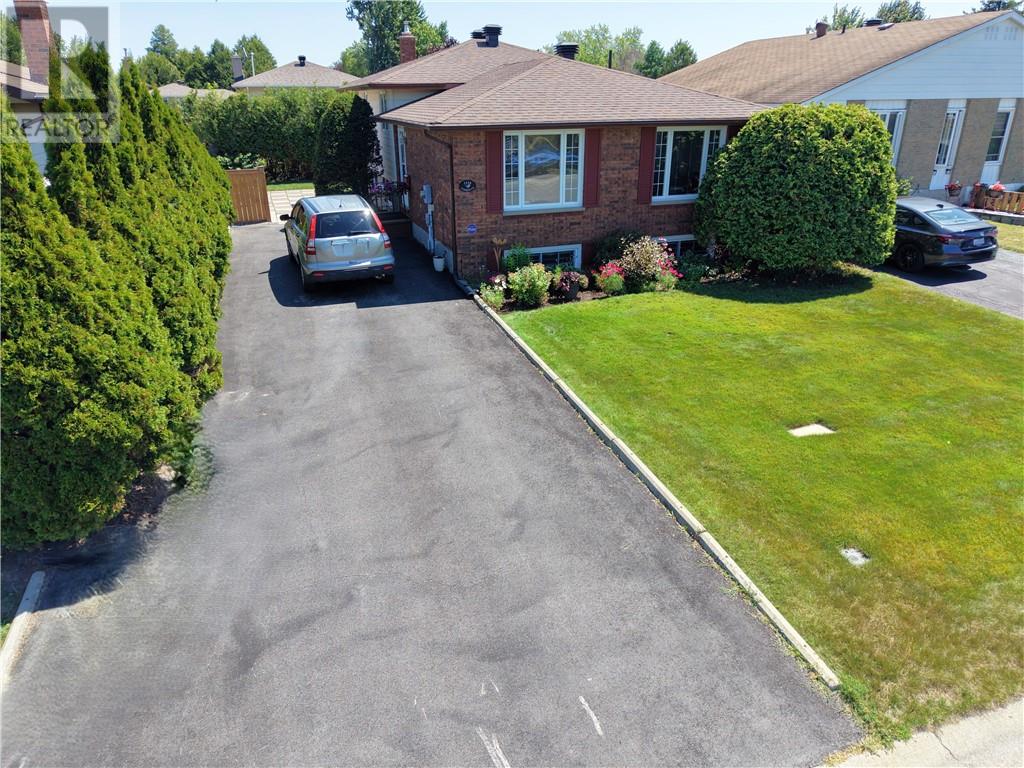 1556 Yarmouth Street, Sudbury, Ontario  P3A 5A6 - Photo 1 - 2129574