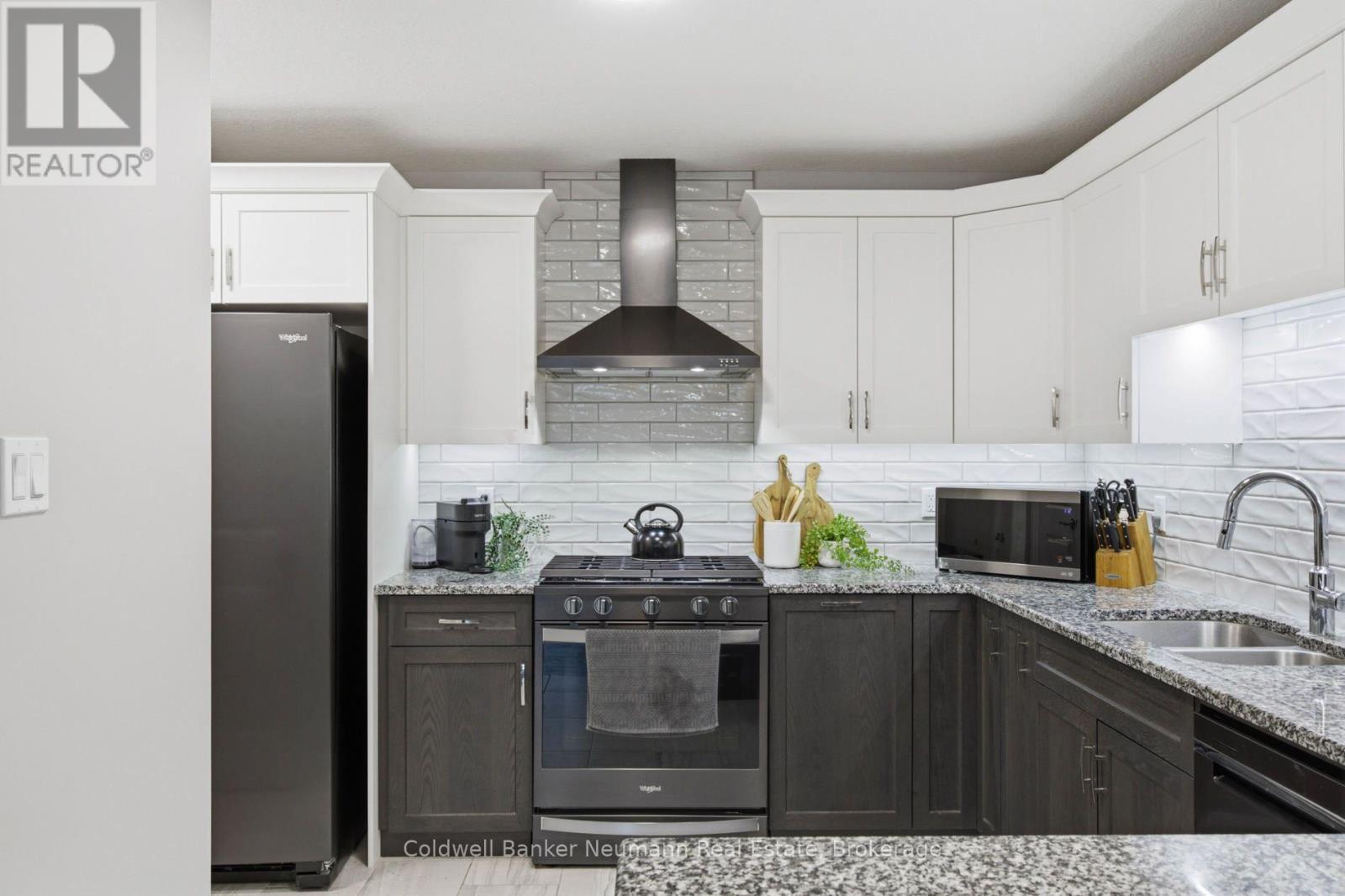 72 Halls Drive, Centre Wellington, Ontario  N0B 1S0 - Photo 10 - X13643412