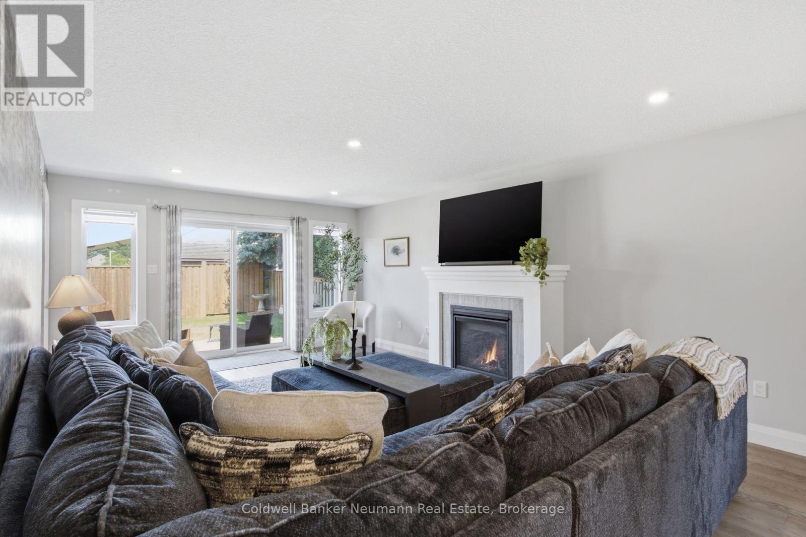 72 Halls Drive, Centre Wellington, Ontario  N0B 1S0 - Photo 18 - X13643412