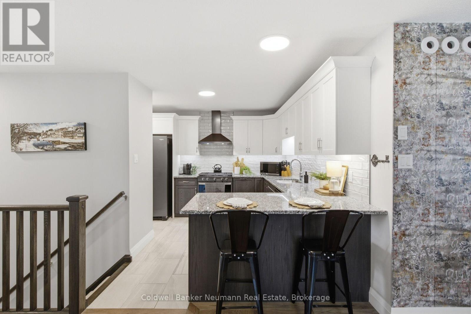 72 Halls Drive, Centre Wellington, Ontario  N0B 1S0 - Photo 8 - X13643412