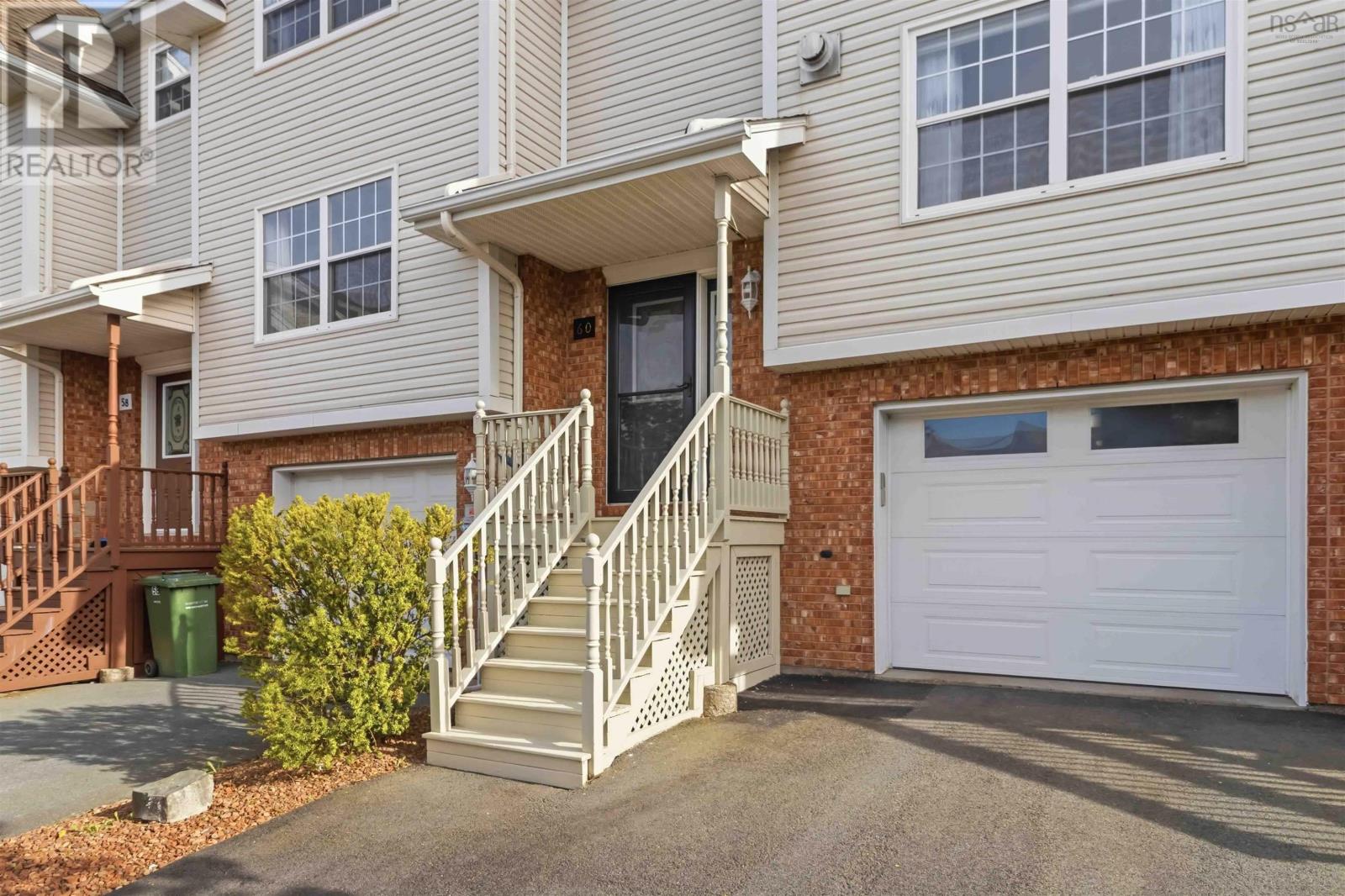 60 Emma Court, Russell Lake, Nova Scotia  B2W 6L2 - Photo 2 - 202611841