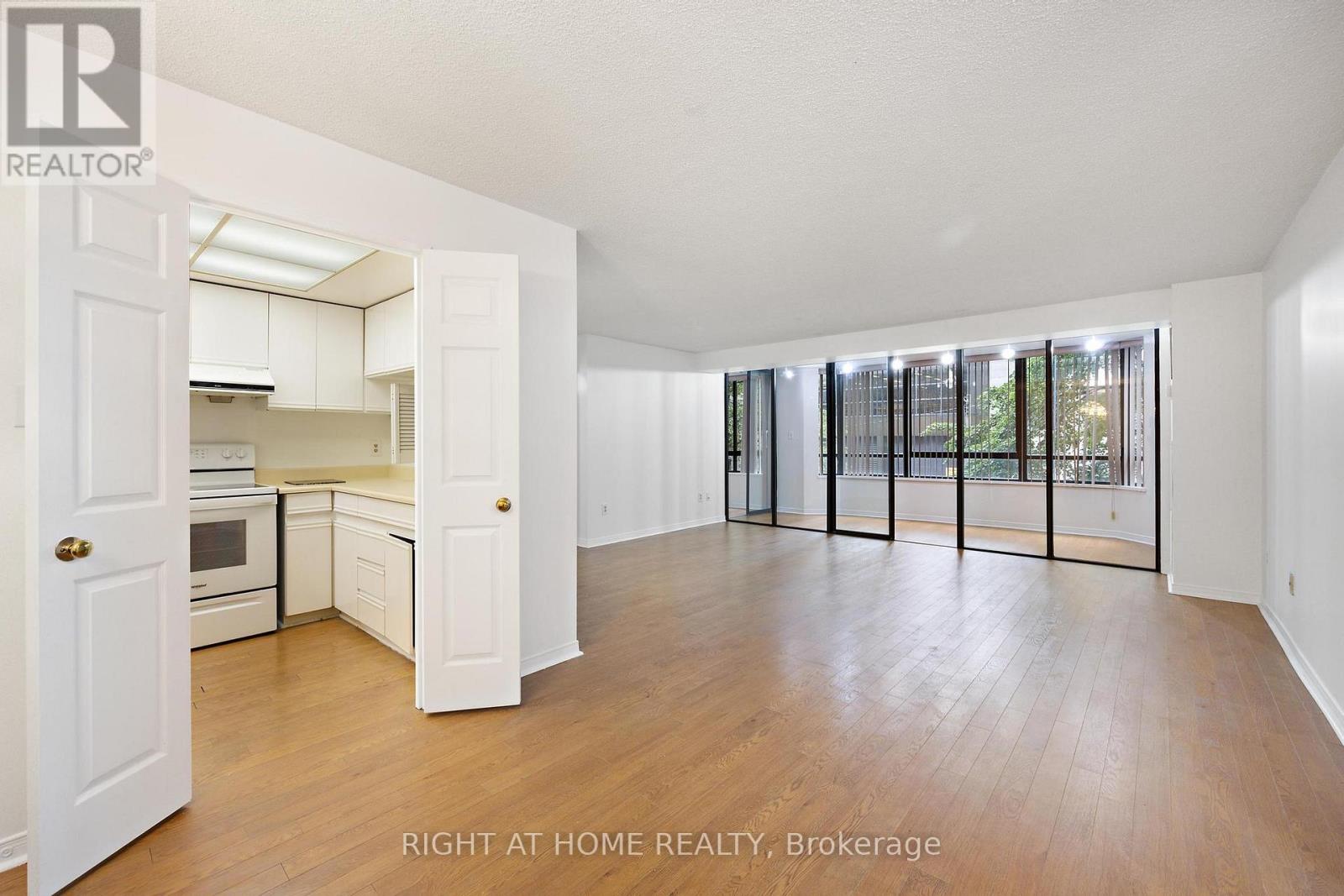 206a - 280 Simcoe Street, Toronto, Ontario  M5T 2Y5 - Photo 19 - C13643514