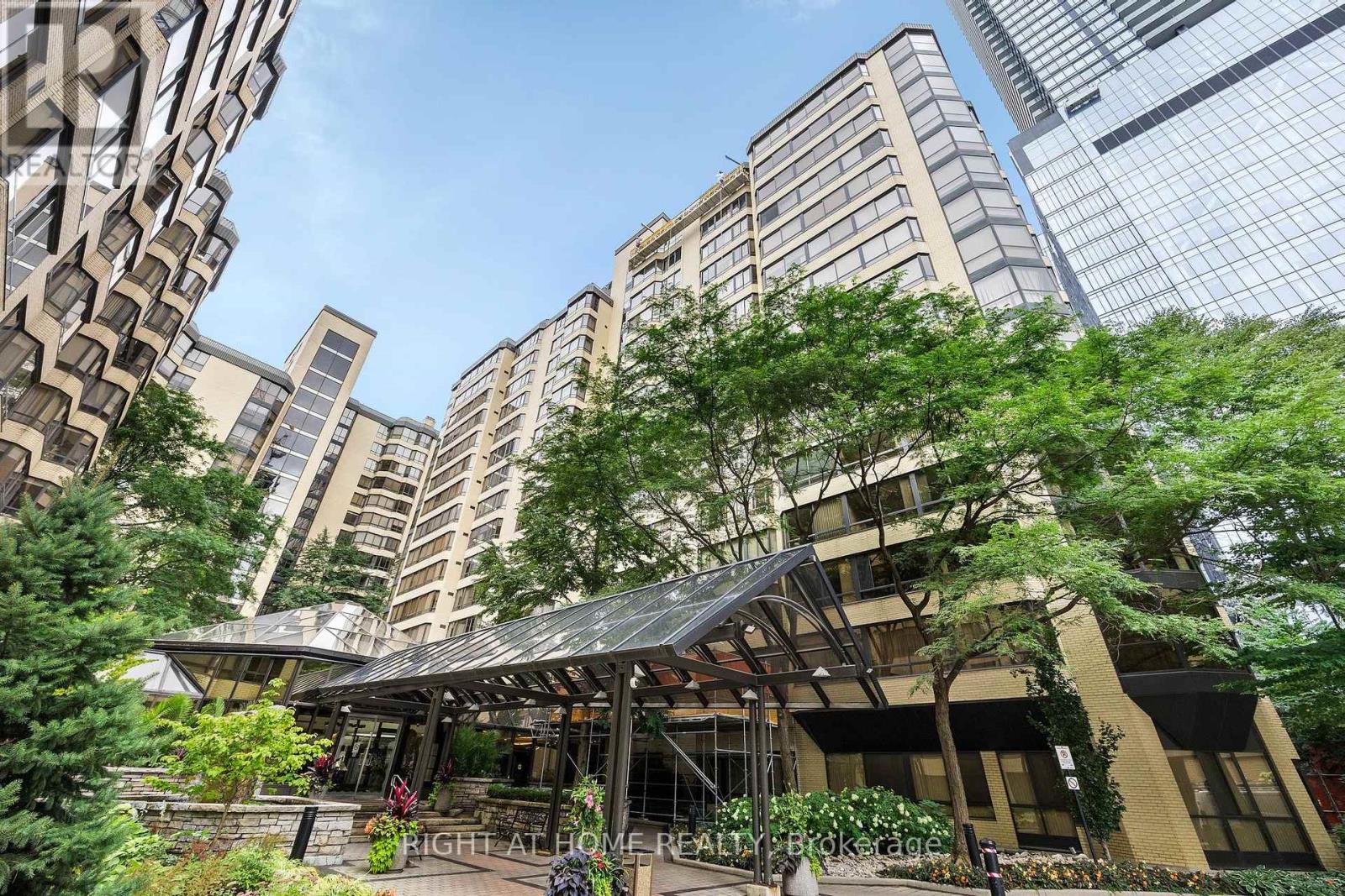 206a - 280 Simcoe Street, Toronto, Ontario  M5T 2Y5 - Photo 2 - C13643514