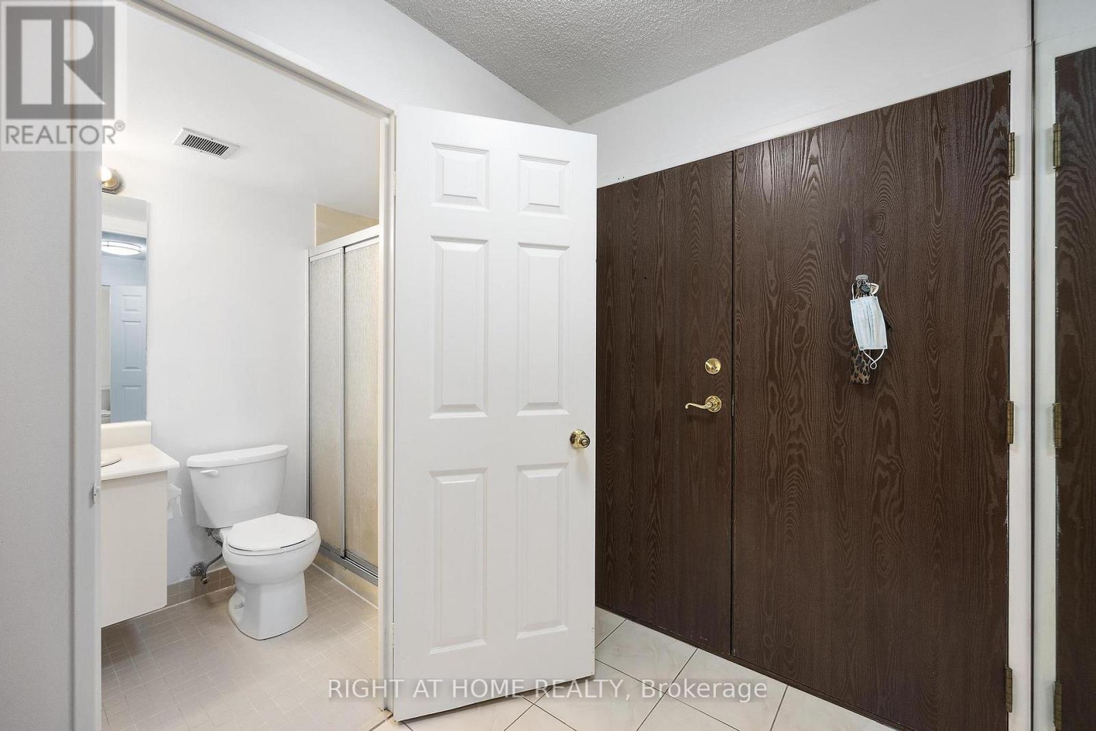 206a - 280 Simcoe Street, Toronto, Ontario  M5T 2Y5 - Photo 4 - C13643514