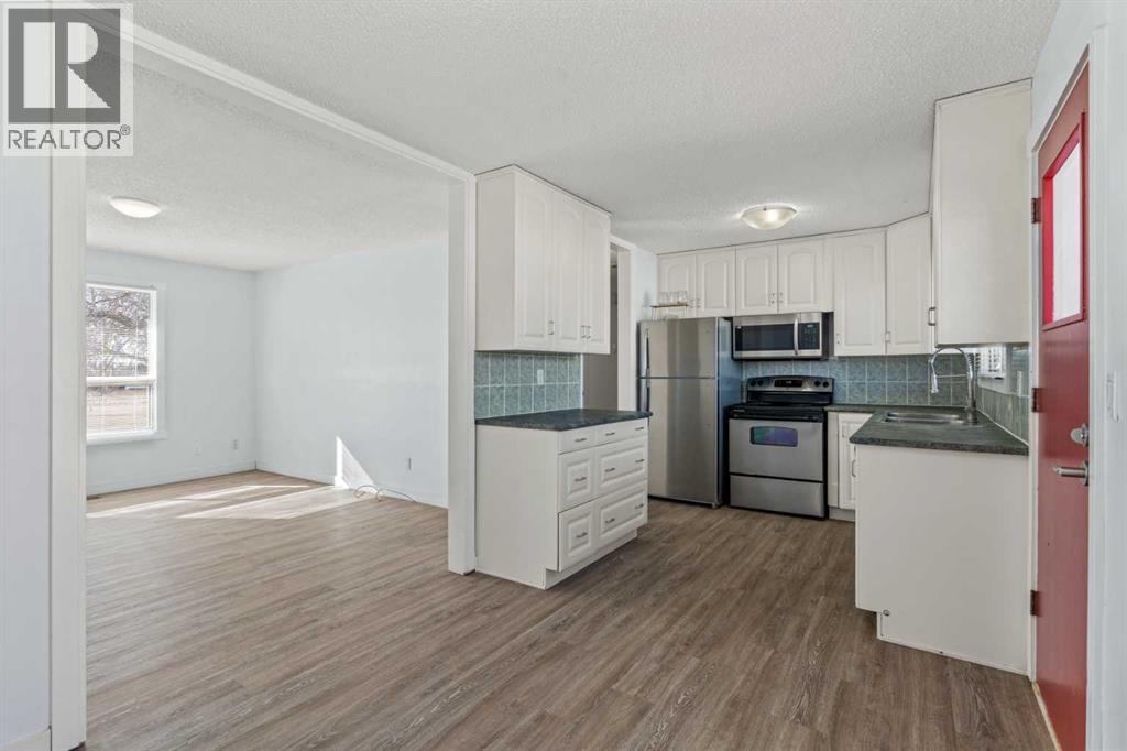 187 Falwood Way NE, Calgary, Alberta  T3J 1A9 - Photo 8 - A2323376