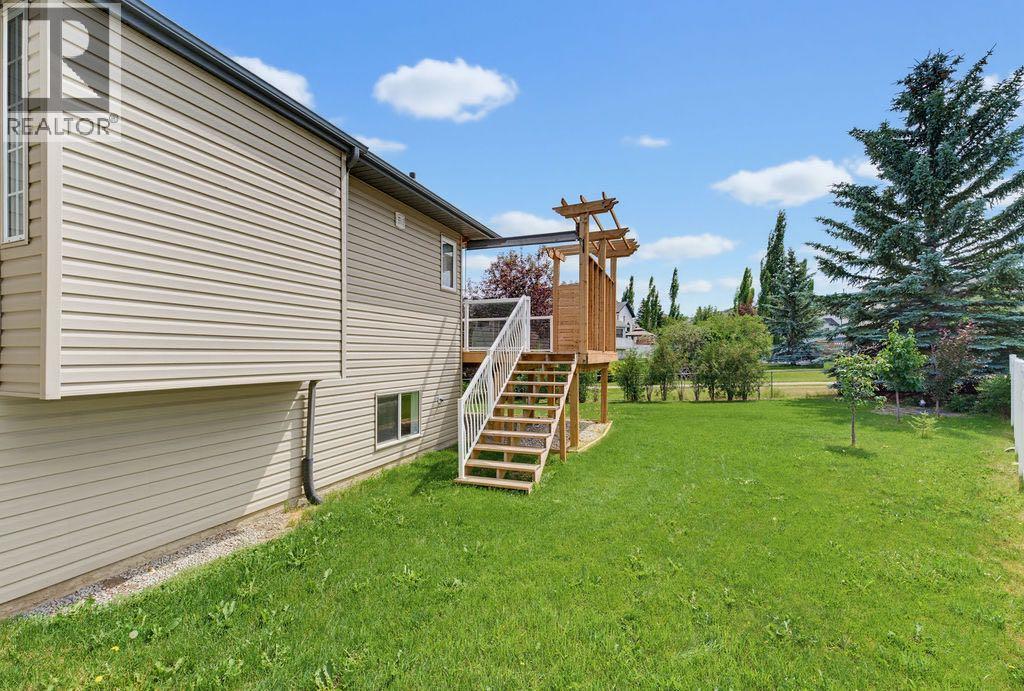 359 Hidden Ranch Place NW, Calgary, Alberta  T3A 5N7 - Photo 36 - A2329869