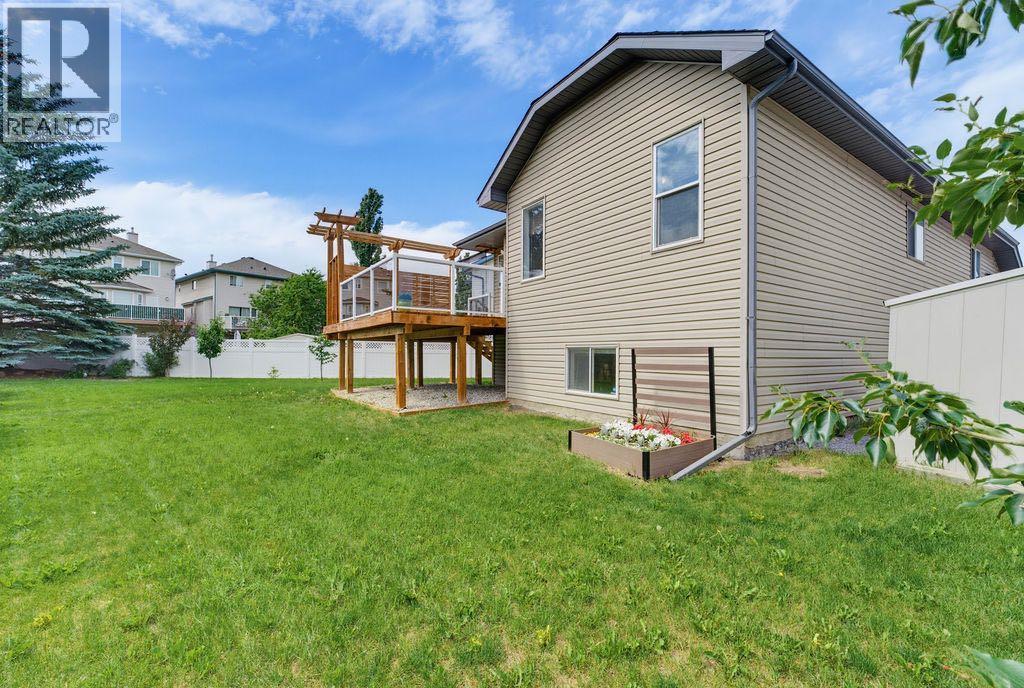 359 Hidden Ranch Place NW, Calgary, Alberta  T3A 5N7 - Photo 38 - A2329869