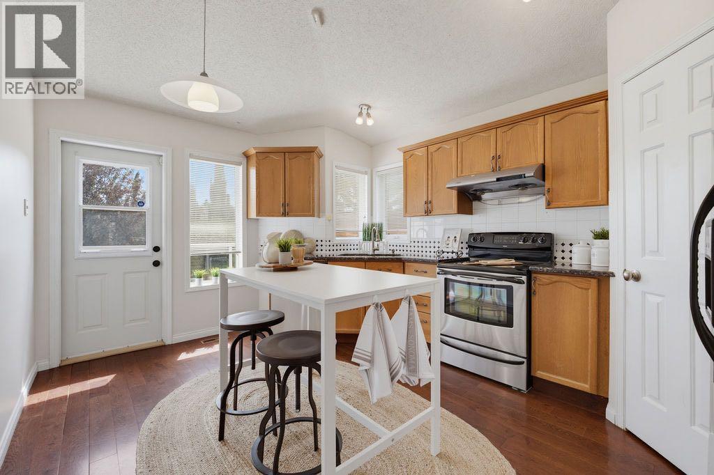 359 Hidden Ranch Place NW, Calgary, Alberta  T3A 5N7 - Photo 14 - A2329869