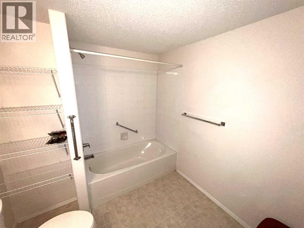 3120, 3120 Millrise Point SW, Calgary, Alberta  T2W 3W4 - Photo 22 - A2332430
