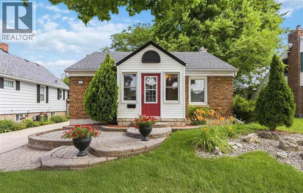 322 COBDEN STREET, Sarnia, Ontario