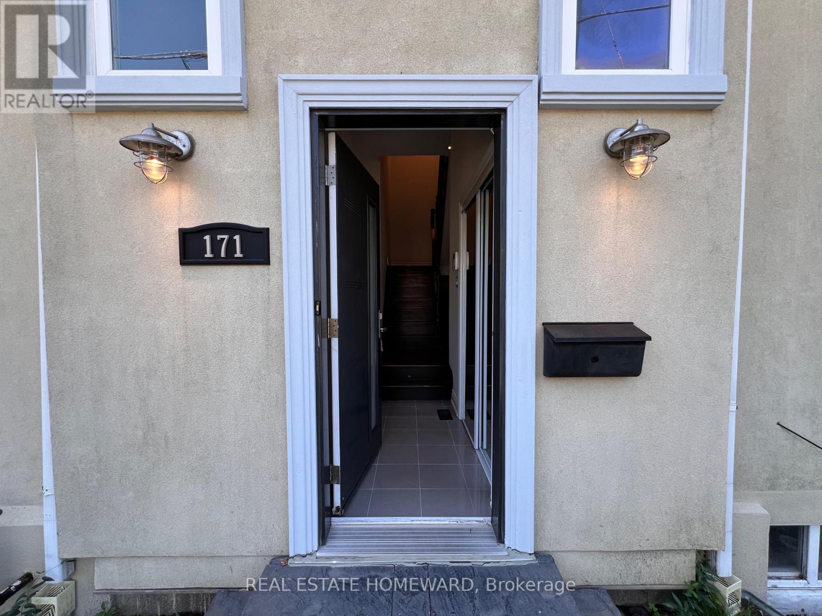 171 Westlake Avenue, Toronto, Ontario  M4C 4S3 - Photo 10 - E13643426