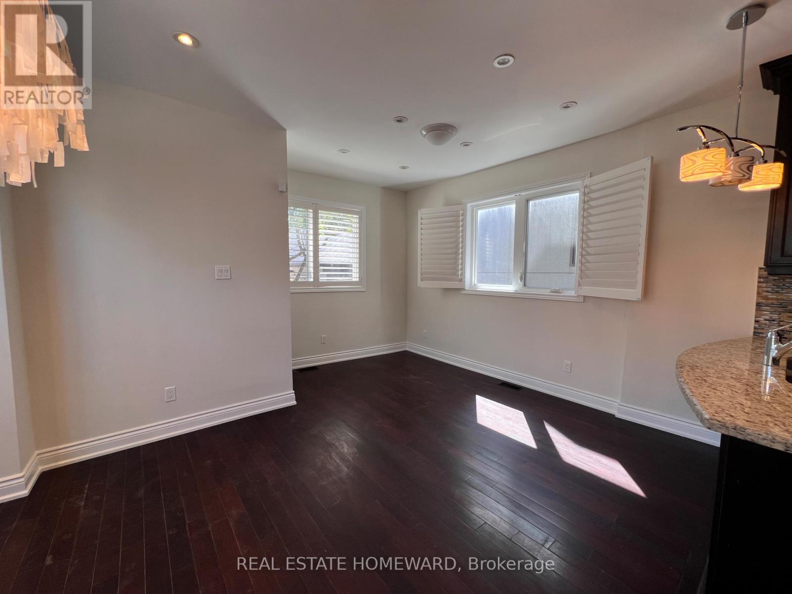 171 Westlake Avenue, Toronto, Ontario  M4C 4S3 - Photo 15 - E13643426