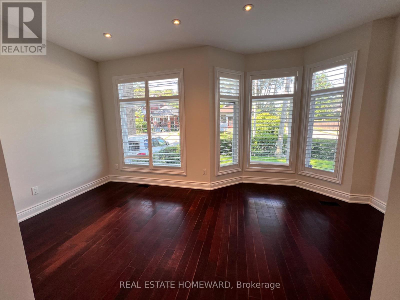 171 Westlake Avenue, Toronto, Ontario  M4C 4S3 - Photo 18 - E13643426