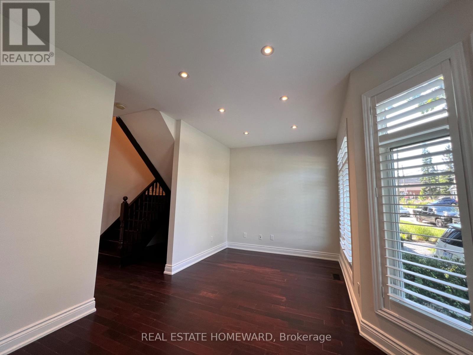 171 Westlake Avenue, Toronto, Ontario  M4C 4S3 - Photo 19 - E13643426