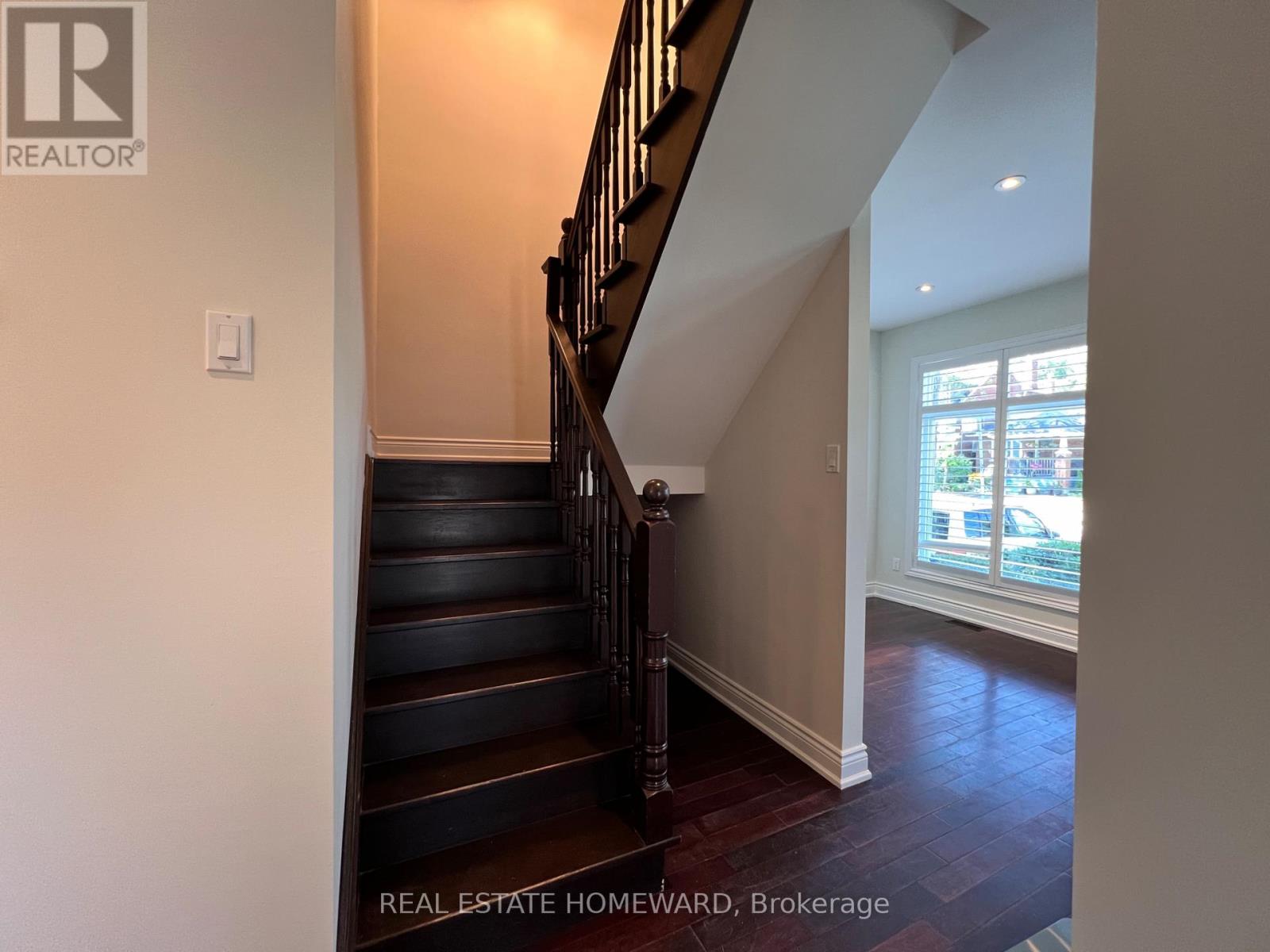 171 Westlake Avenue, Toronto, Ontario  M4C 4S3 - Photo 20 - E13643426