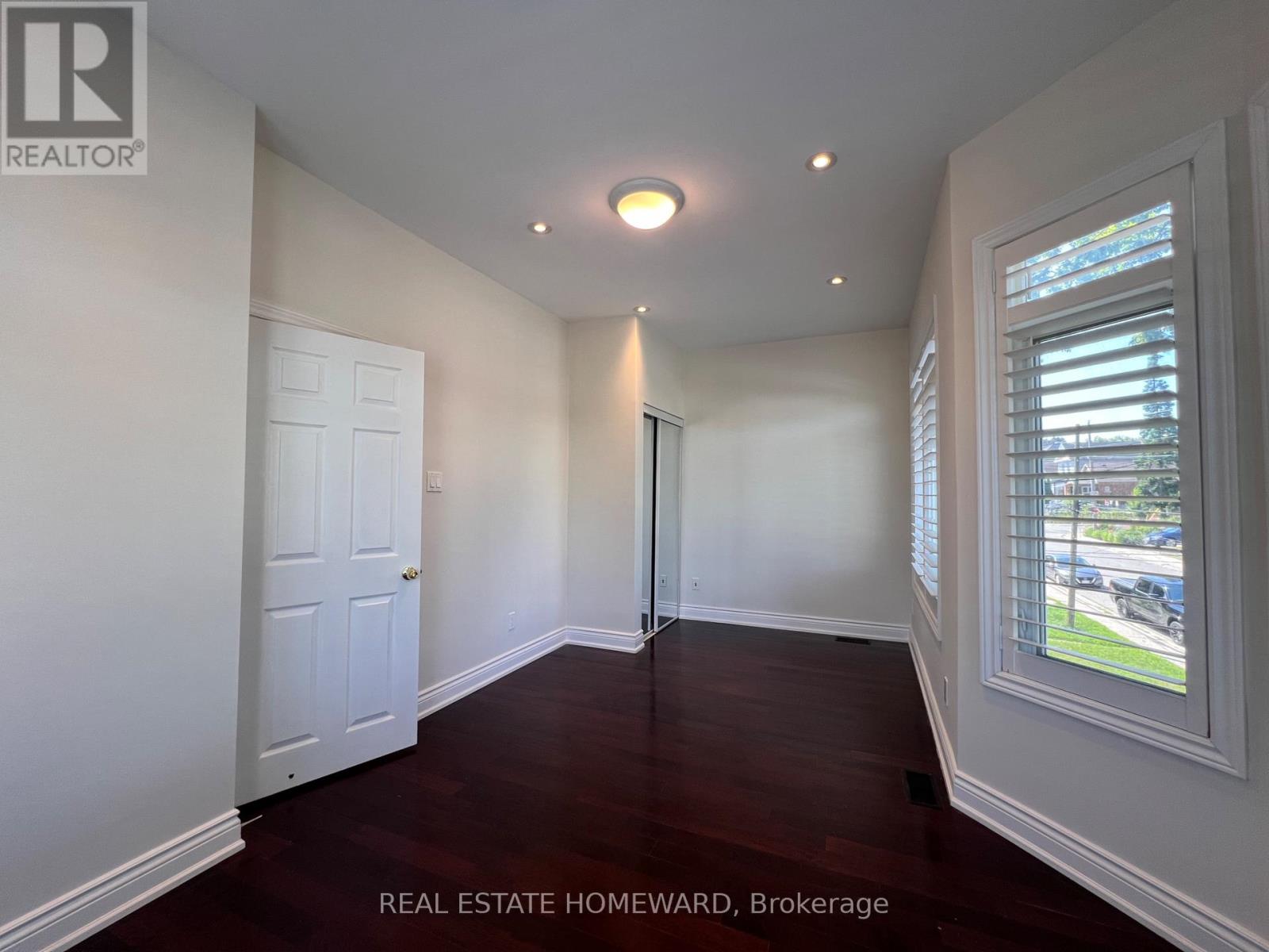 171 Westlake Avenue, Toronto, Ontario  M4C 4S3 - Photo 23 - E13643426