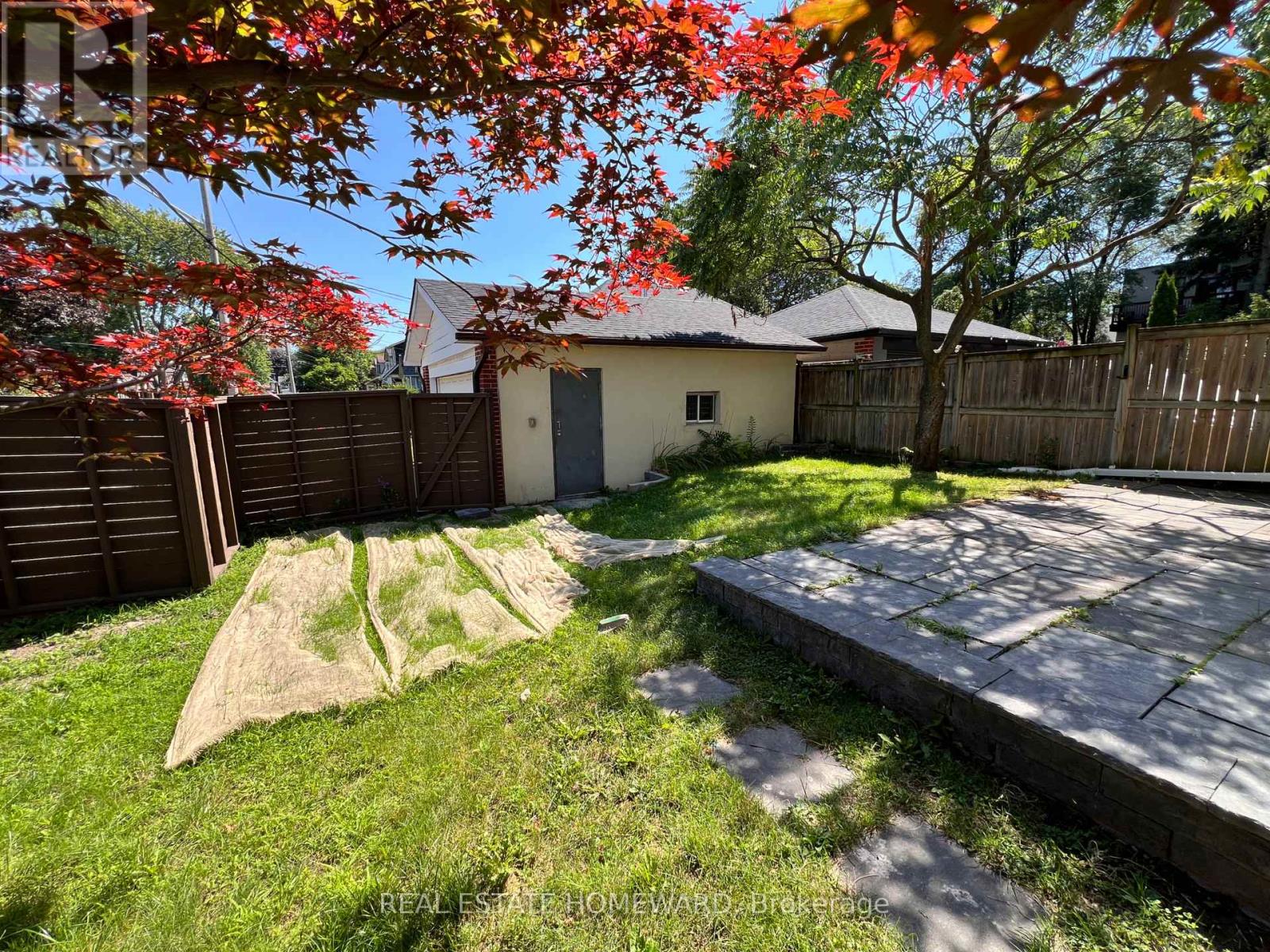 171 Westlake Avenue, Toronto, Ontario  M4C 4S3 - Photo 9 - E13643426