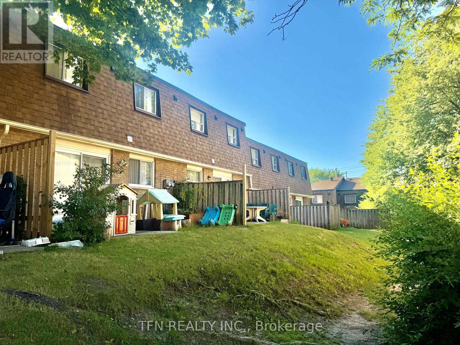 67 - 121 L'amoreaux Drive, Toronto, Ontario  M1W 2J9 - Photo 4 - E13643492