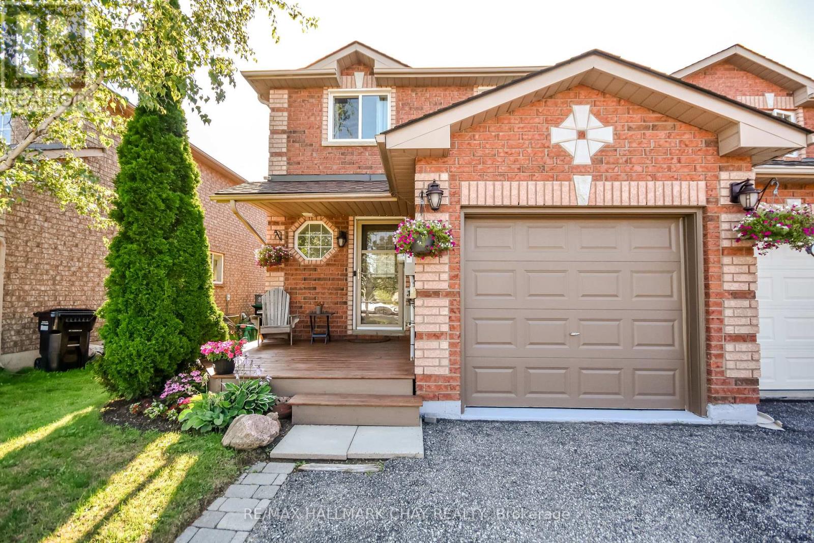 17 Srigley Street, Barrie (Holly), Ontario  L4N 0L9 - Photo 1 - S13643408