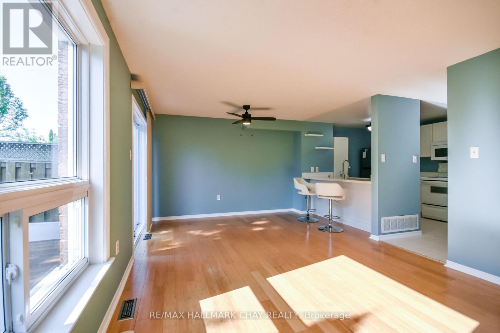 17 Srigley Street, Barrie (Holly), Ontario  L4N 0L9 - Photo 11 - S13643408