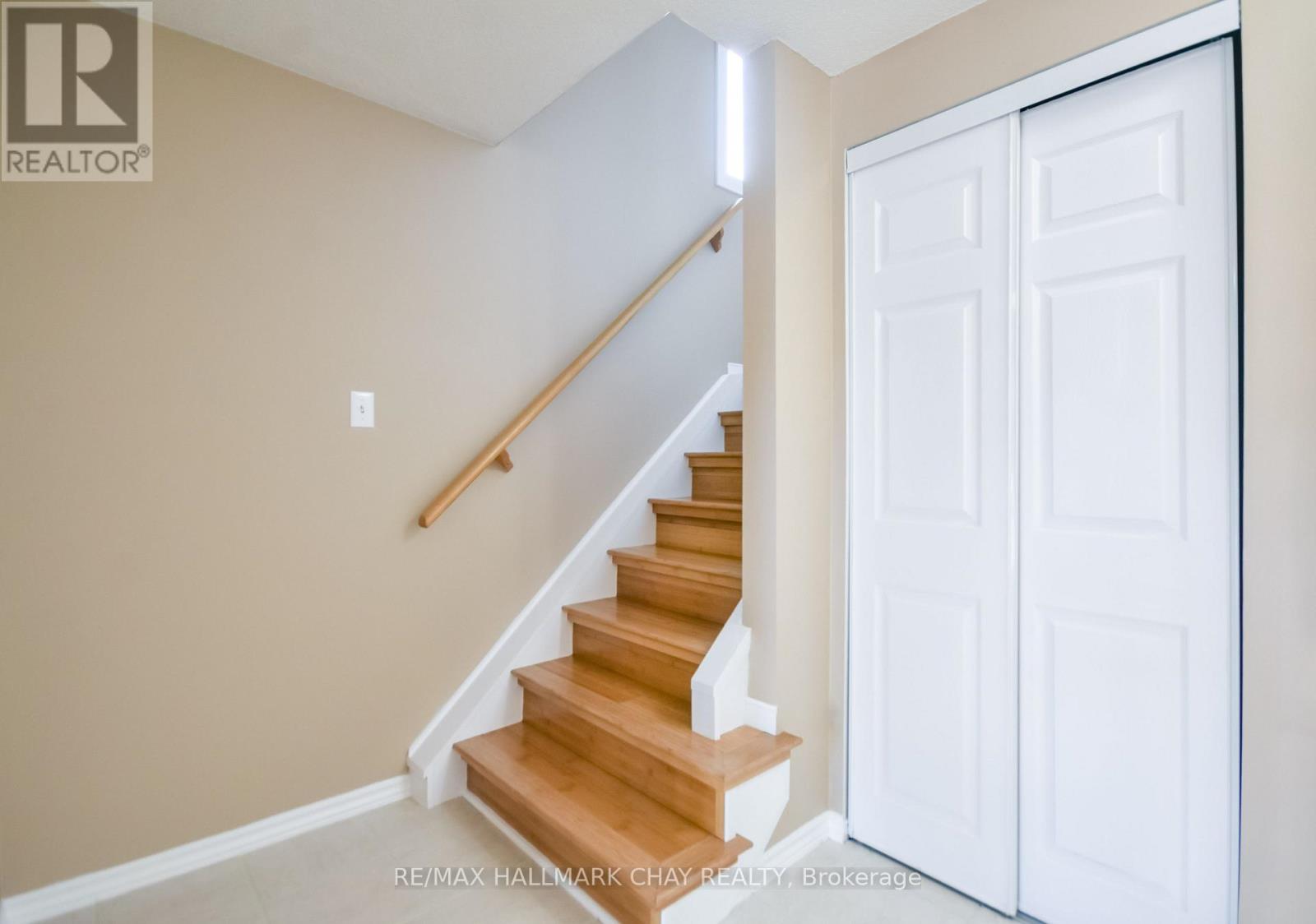 17 Srigley Street, Barrie (Holly), Ontario  L4N 0L9 - Photo 14 - S13643408