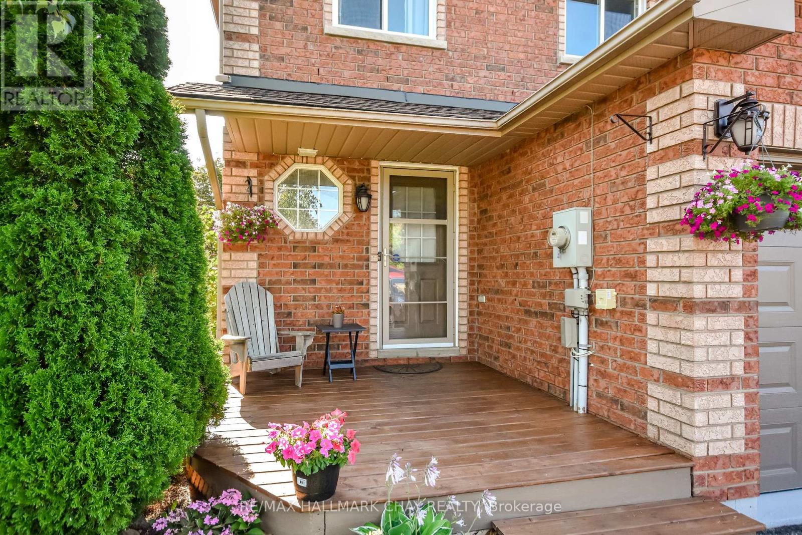 17 Srigley Street, Barrie (Holly), Ontario  L4N 0L9 - Photo 2 - S13643408