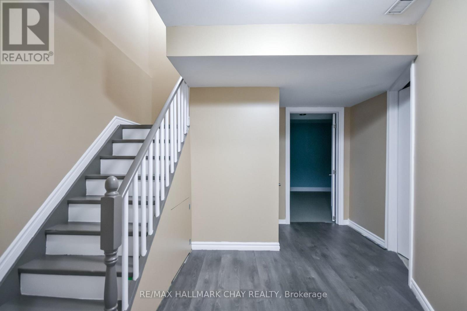 17 Srigley Street, Barrie (Holly), Ontario  L4N 0L9 - Photo 32 - S13643408