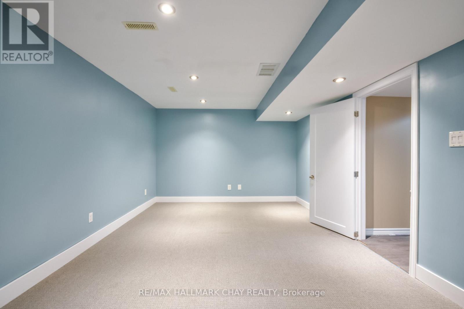 17 Srigley Street, Barrie (Holly), Ontario  L4N 0L9 - Photo 35 - S13643408
