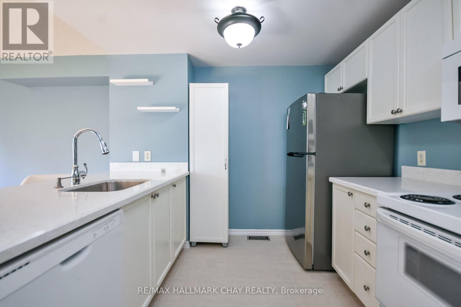 17 Srigley Street, Barrie (Holly), Ontario  L4N 0L9 - Photo 6 - S13643408