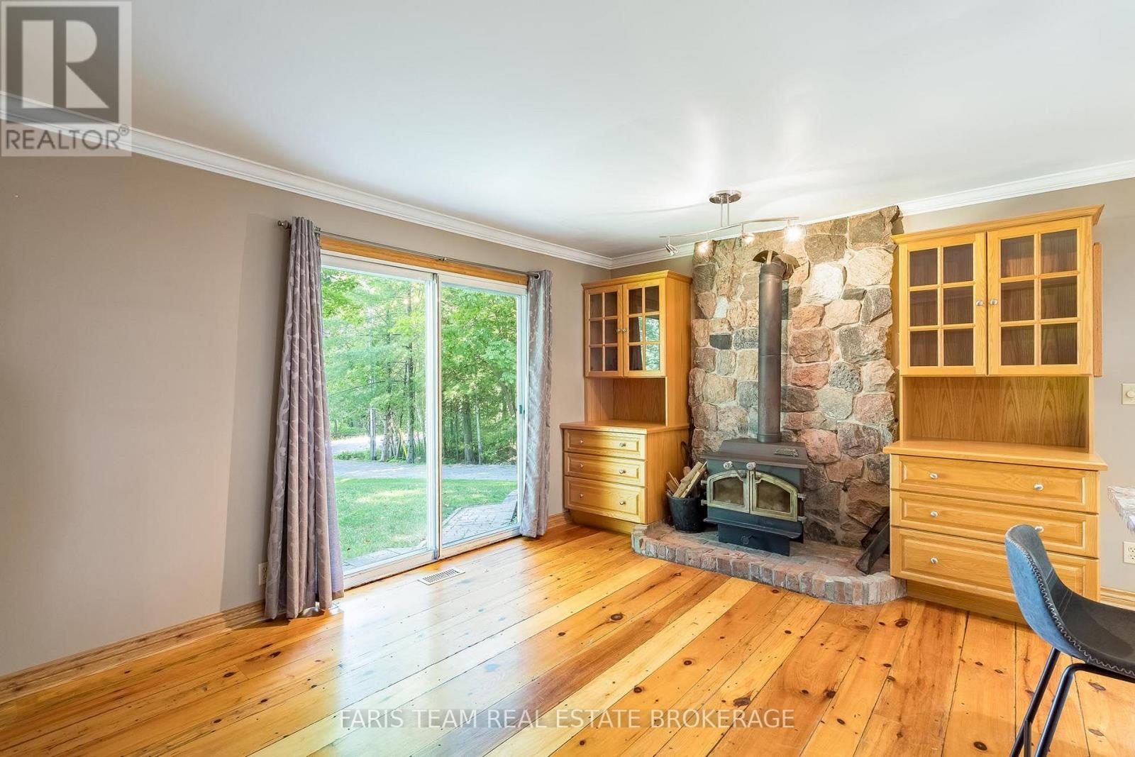 2554 Champlain Road, Tiny, Ontario  L9M 0C3 - Photo 12 - S13643484