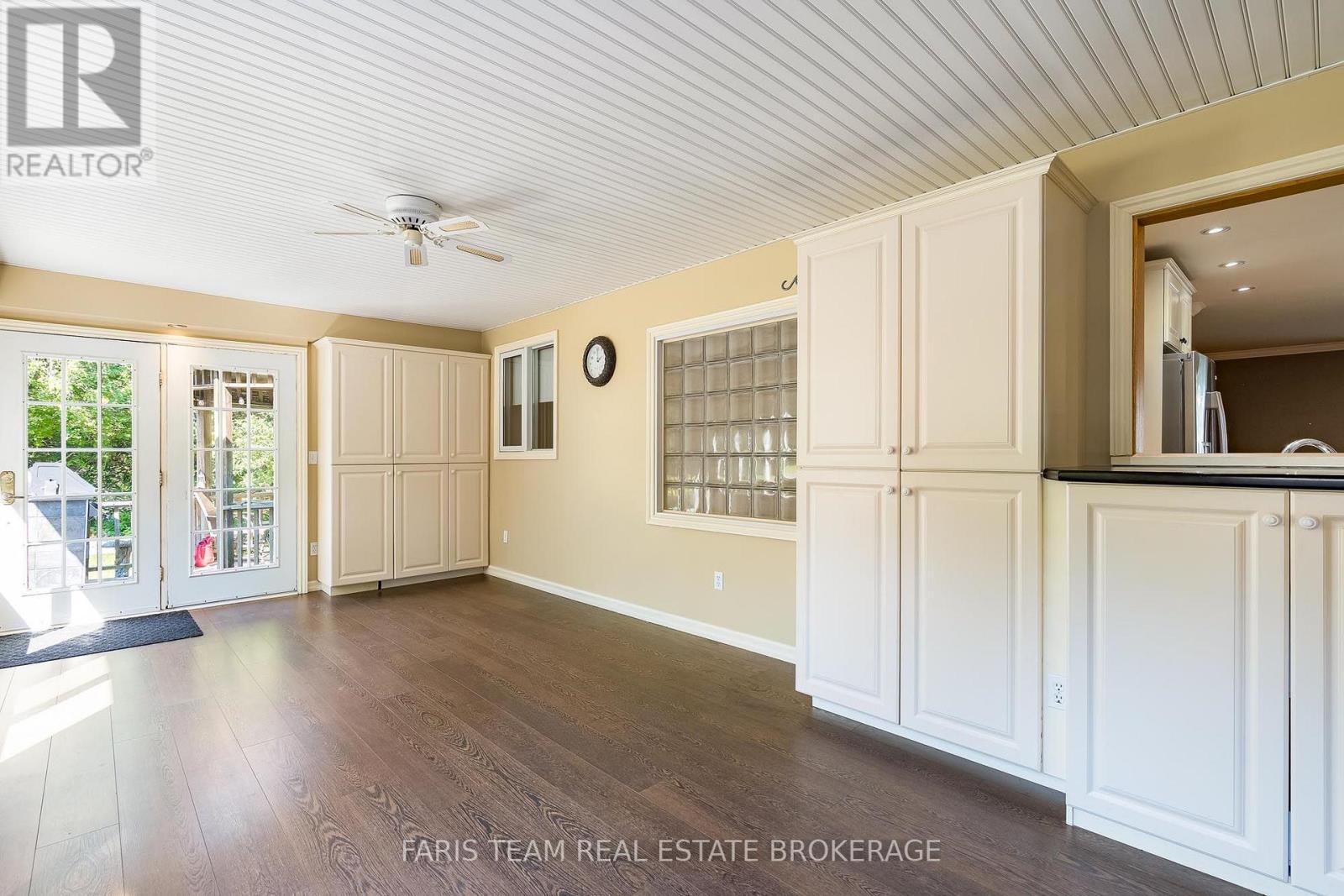 2554 Champlain Road, Tiny, Ontario  L9M 0C3 - Photo 18 - S13643484