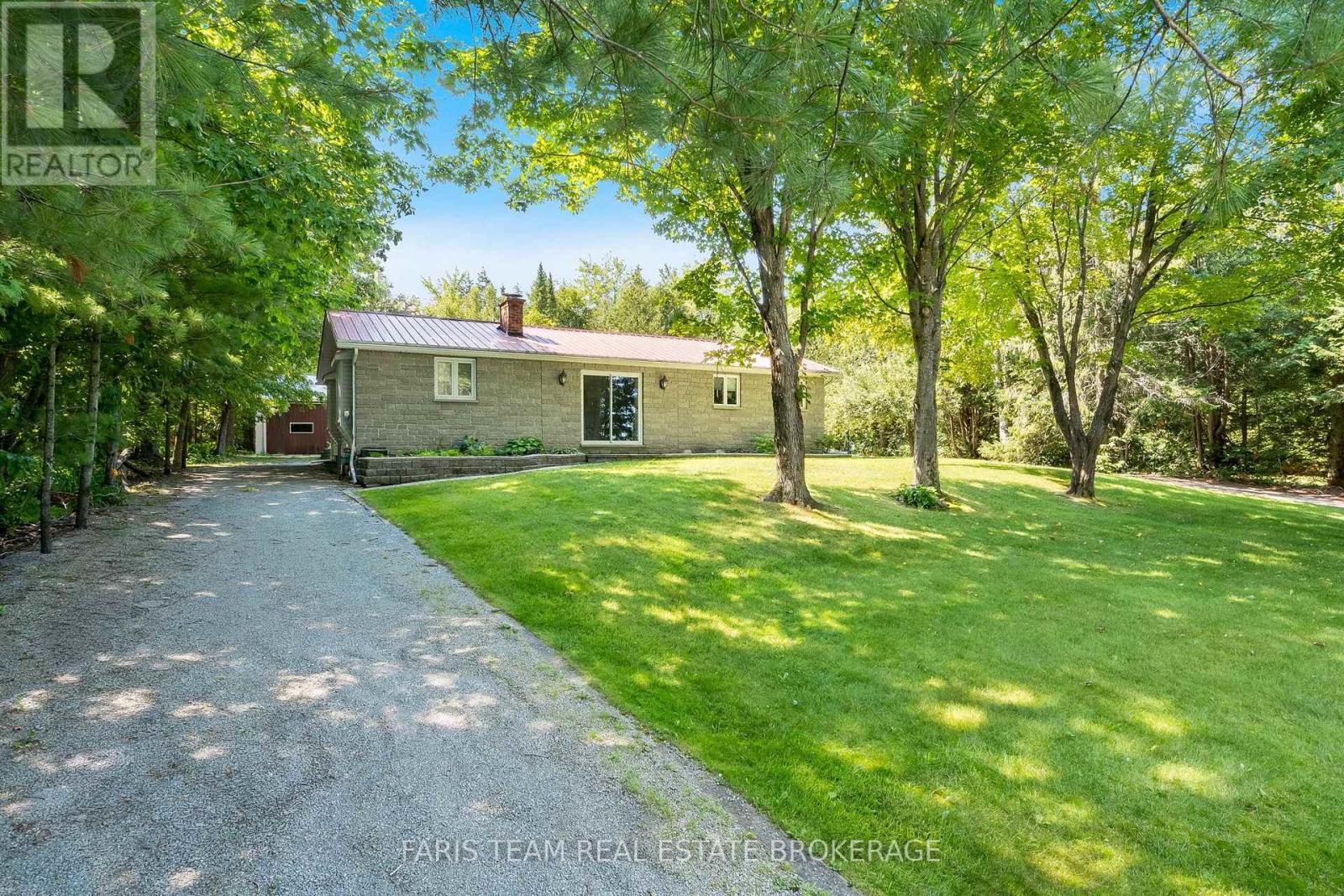 2554 Champlain Road, Tiny, Ontario  L9M 0C3 - Photo 3 - S13643484