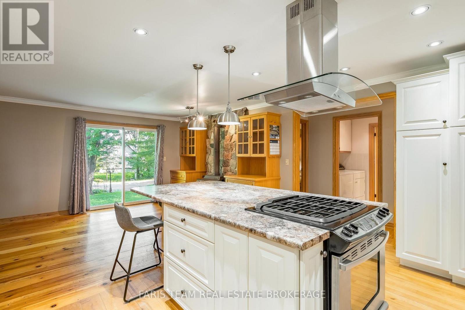 2554 Champlain Road, Tiny, Ontario  L9M 0C3 - Photo 9 - S13643484