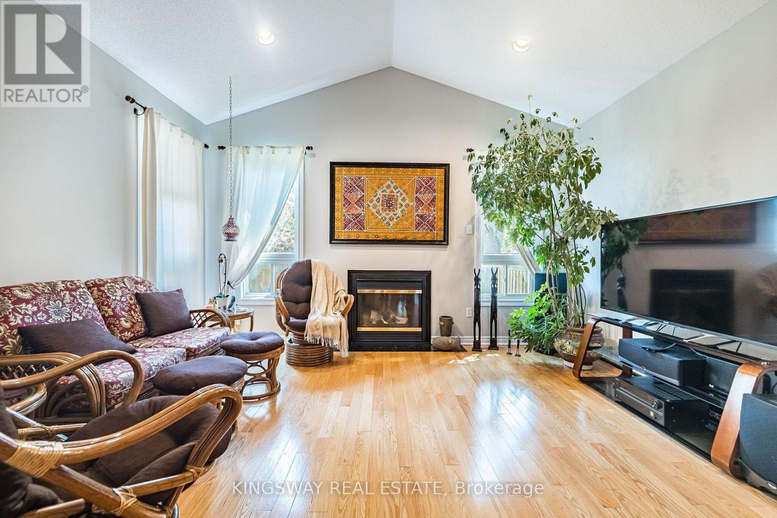 3598 Fountain Park Avenue, Mississauga, Ontario  L5M 7G1 - Photo 9 - W13643428