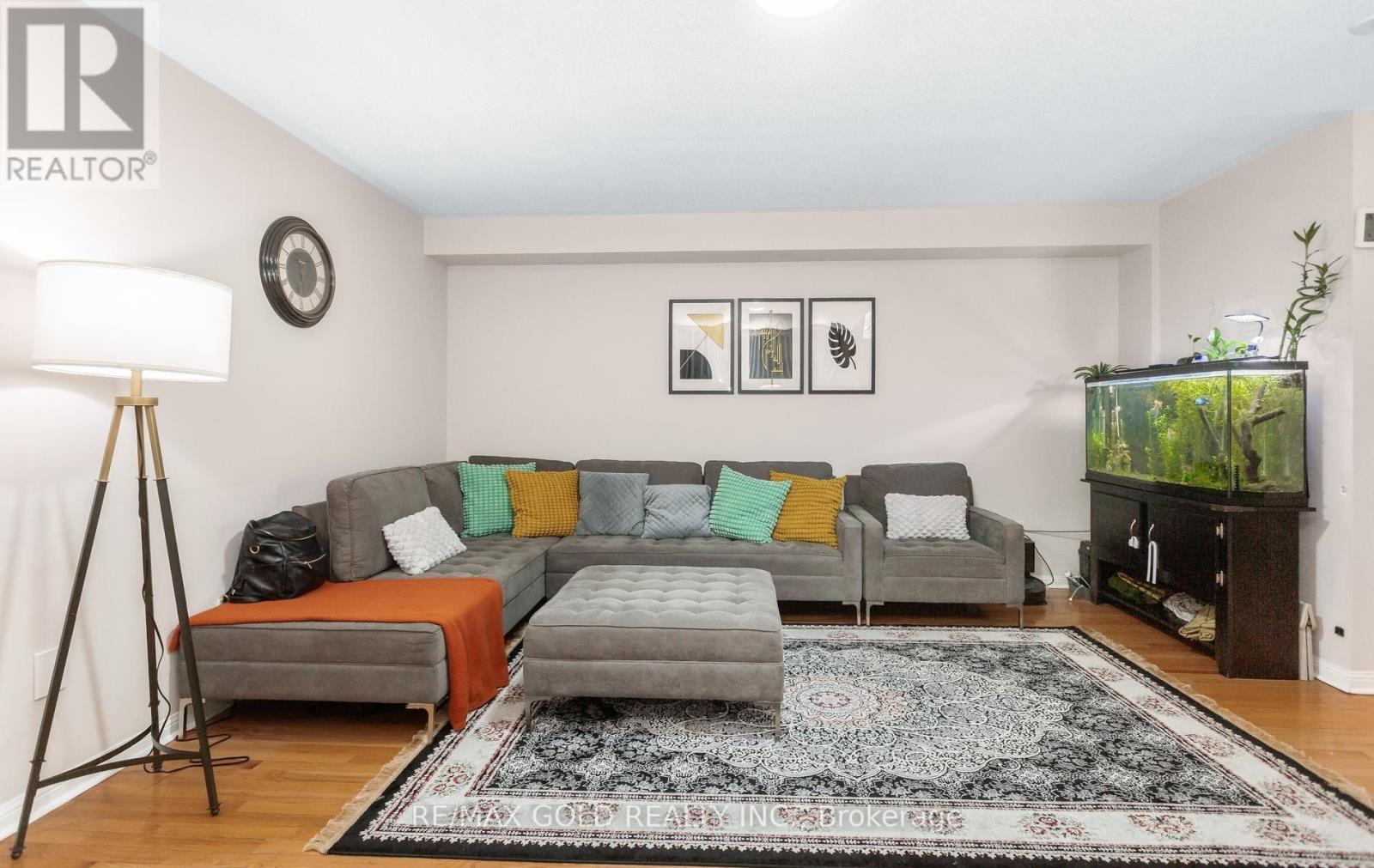 6900 Old Creditview Rd Road, Mississauga, Ontario  L5N 8K5 - Photo 13 - W13643466