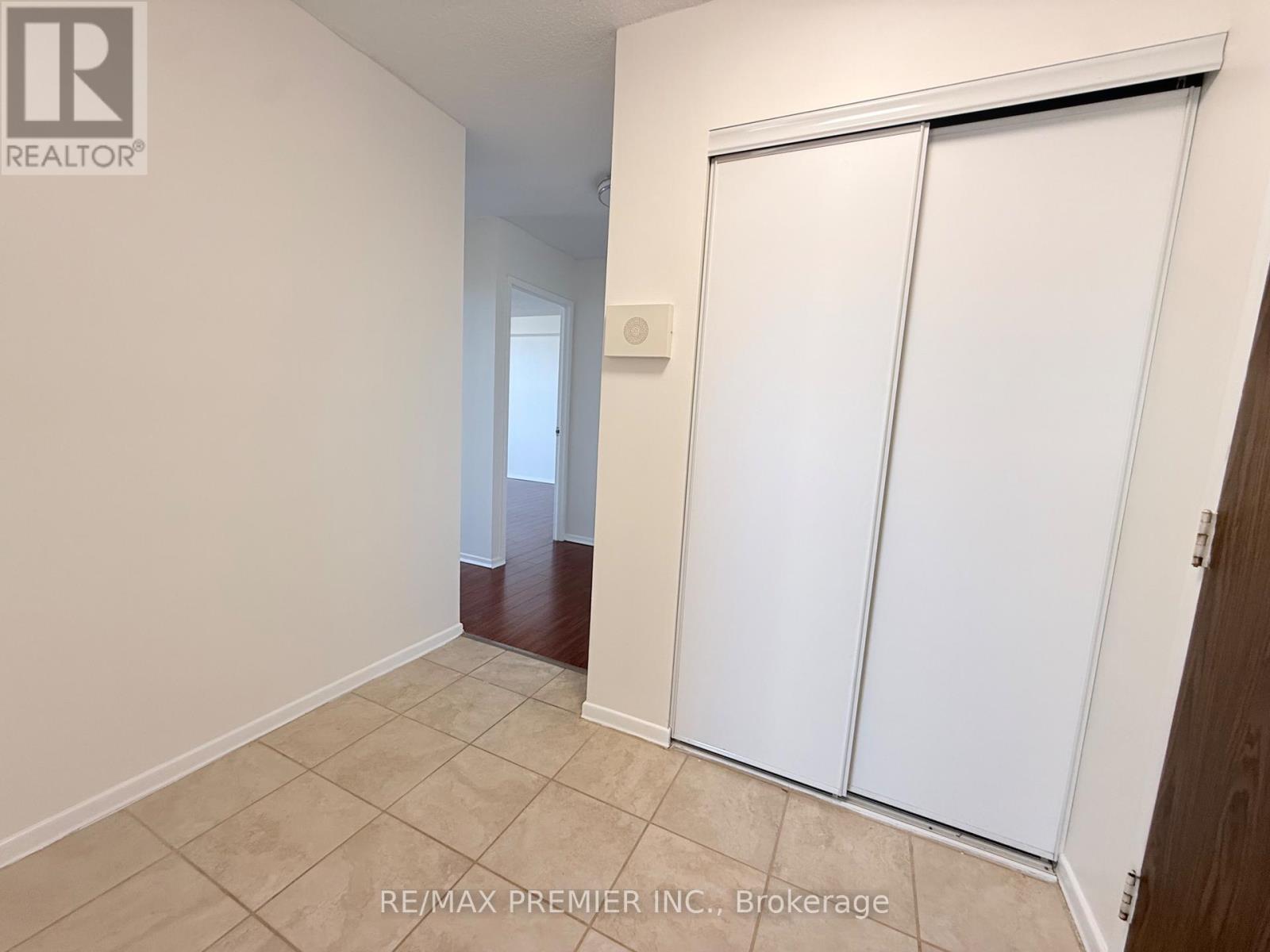1011 - 15 Kensington Road, Brampton, Ontario  L6T 3W2 - Photo 10 - W13643486