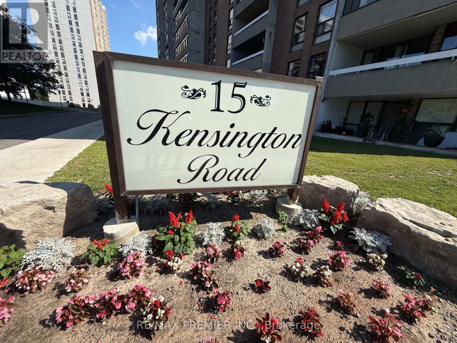 1011 - 15 Kensington Road, Brampton, Ontario  L6T 3W2 - Photo 2 - W13643486