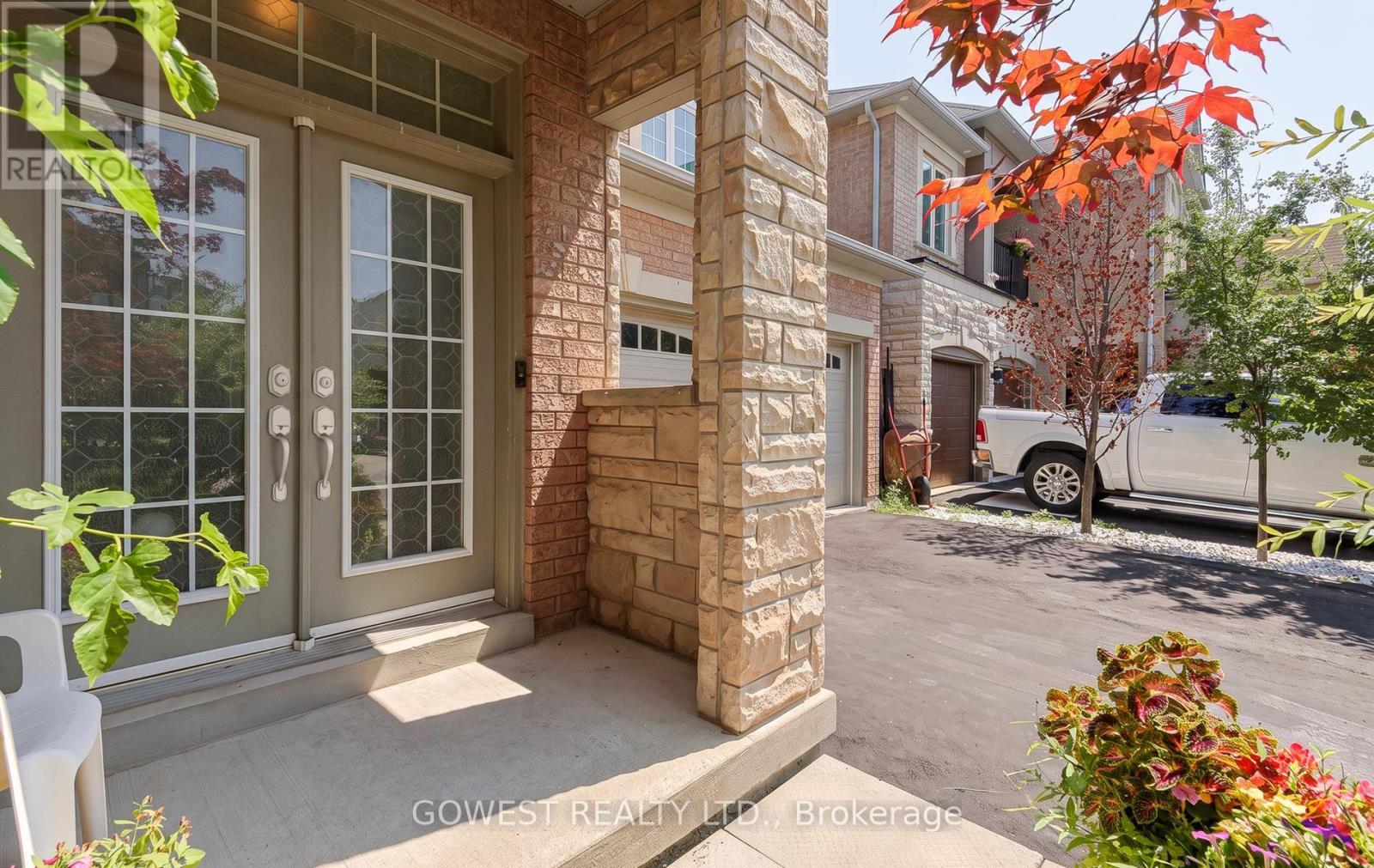 3045 Ferguson Drive, Burlington, Ontario  L7M 0G5 - Photo 2 - W13643502