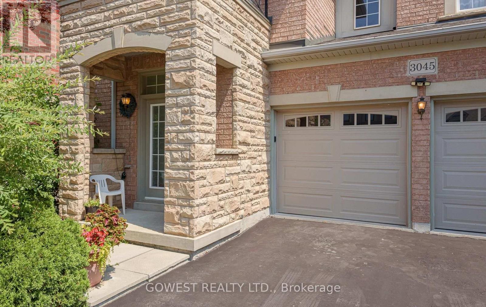 3045 Ferguson Drive, Burlington, Ontario  L7M 0G5 - Photo 3 - W13643502