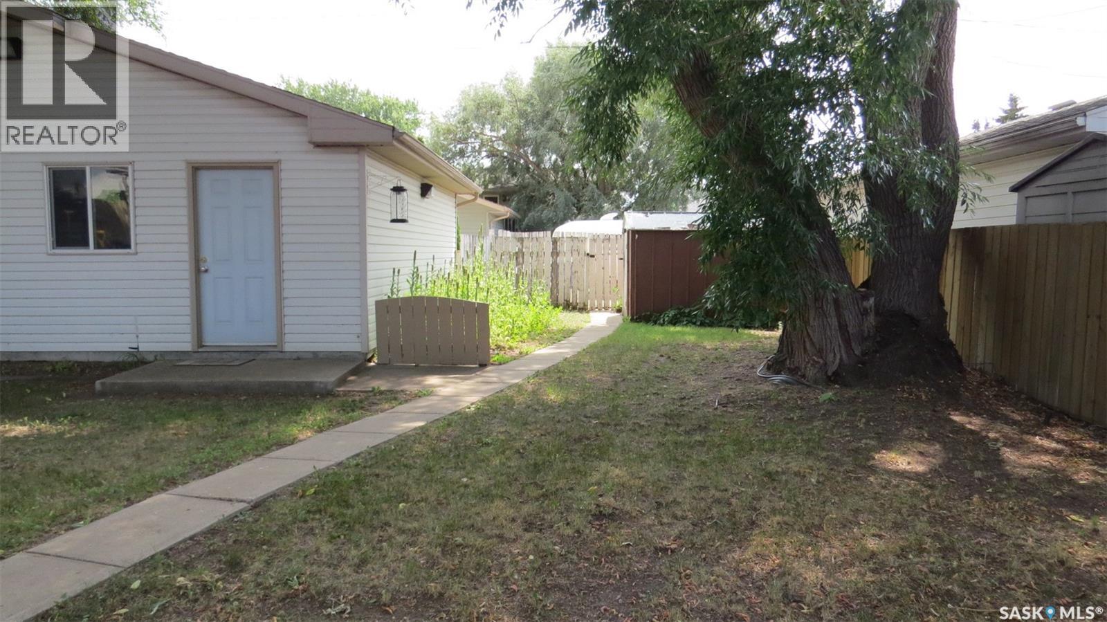 1409 Duffield Street W, Moose Jaw, Saskatchewan  S6H 5K5 - Photo 18 - SK044695