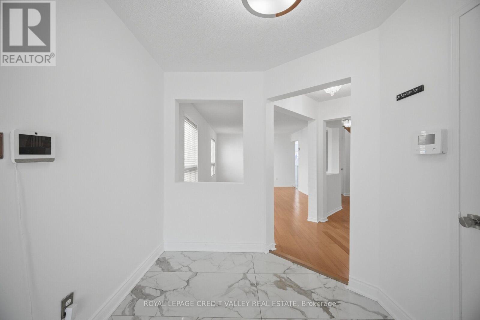 23 Capistro Street, Brampton, Ontario  L7A 3J2 - Photo 7 - W13610252