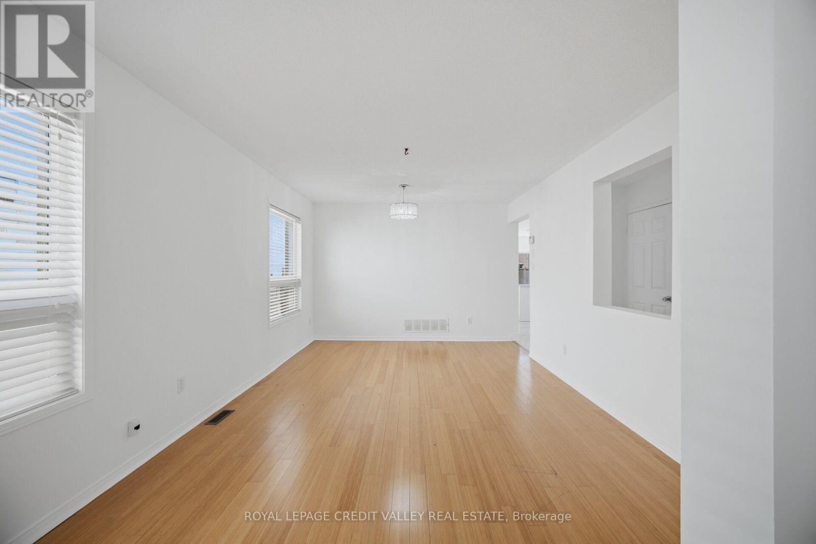 23 Capistro Street, Brampton, Ontario  L7A 3J2 - Photo 8 - W13610252