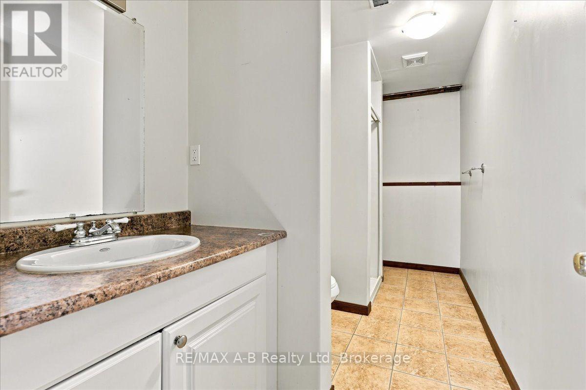 15 Railway Street, Stratford, Ontario  N5A 2H8 - Photo 35 - X13638120